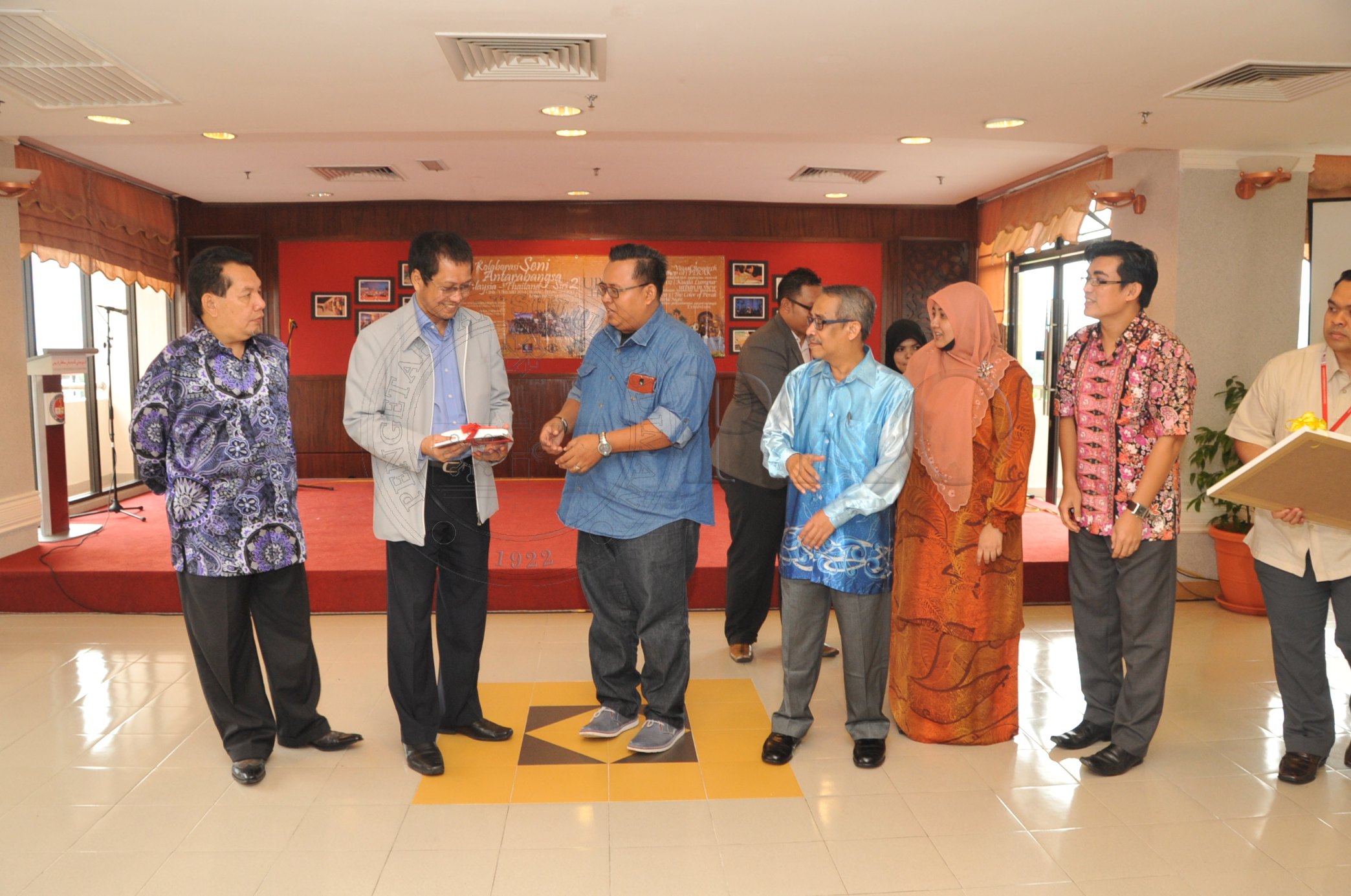 PRO 14 45 THAKSIN PRO 5805